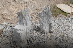 Głazy ogrodowe gnejsowe