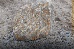 Głazy ogrodowe gnejsowe